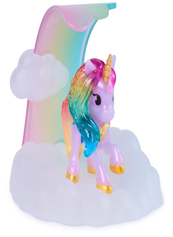 Unicorn Academy أكاديمية يونيكورن، مجموعة الأحجار الكريمة السحرية القابلة للتجميع مع 5 مجسمات ألعاب يونيكورن وقواعد عرض، دمى وألعاب يونيكورن للبنات من عمر 4 سنوات فما فوق - Image 5